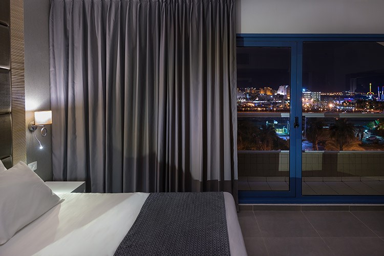 Стандарт с видом на бассейн