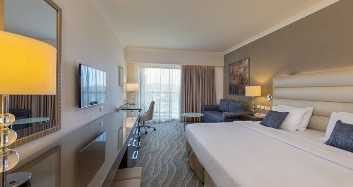 Представительский номер с видом на море с балконом