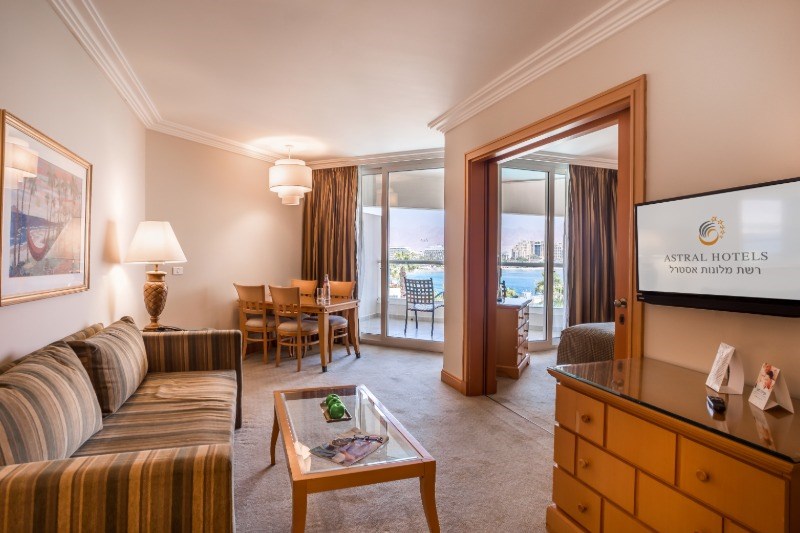 Свита Де-люкс  с видом на бассейн