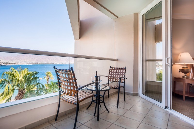 Свита Де-люкс  с видом на бассейн