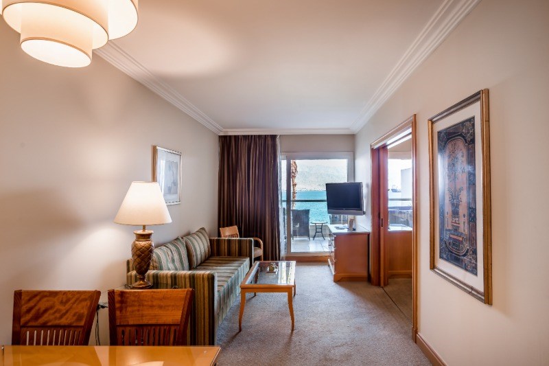 Свита Де-люкс  с видом на бассейн