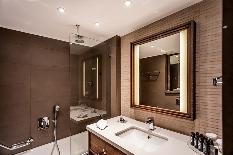 סוויטת מלכת שבא – ג'קוזי מרובע